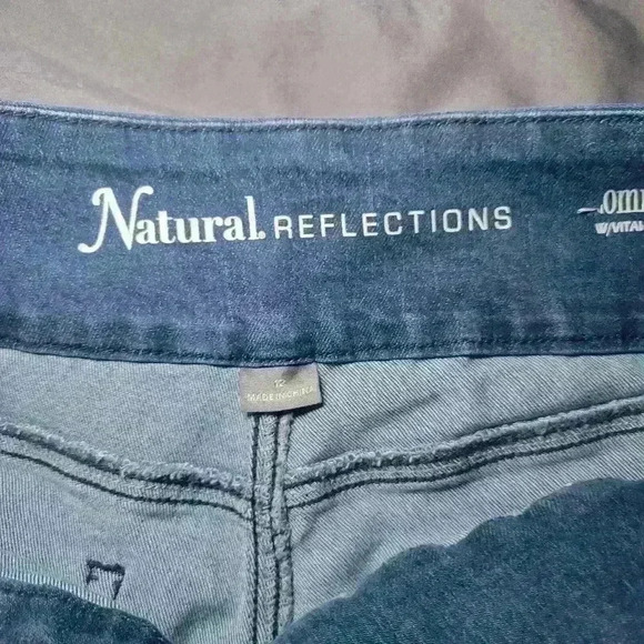 Natural reflections stretchy Bermuda shorts sz 12 Womans - Picture 4 of 5